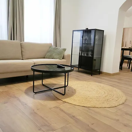 Apartment Atlas - Feel Like In The Center *