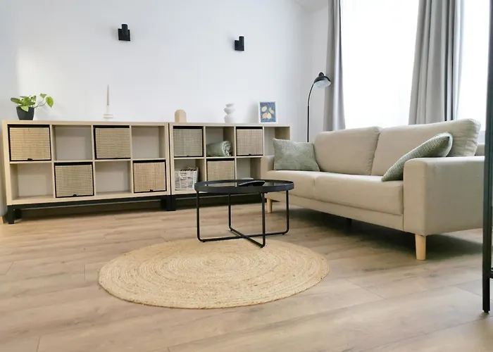 Feel Like In The Center *