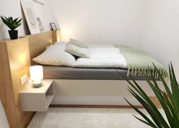 Feel Like In The Center *